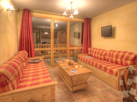 Spacious apartment in French-Italian ski resort San Bernardo Apartamento in Montvalezan