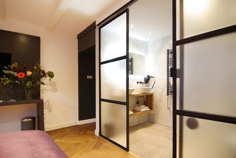 NEW! 2024 - The Canal Bridge Suites Chambre d’hôte in Amsterdam