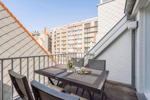 Duplex apartment with terrace - next to the beach Condo in Knokke-Heist
