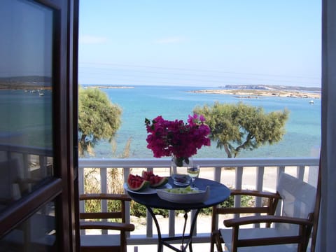 Roussos Beach Hotel Alojamiento y desayuno in Naousa