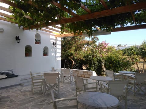 Roussos Beach Hotel Alojamiento y desayuno in Naousa