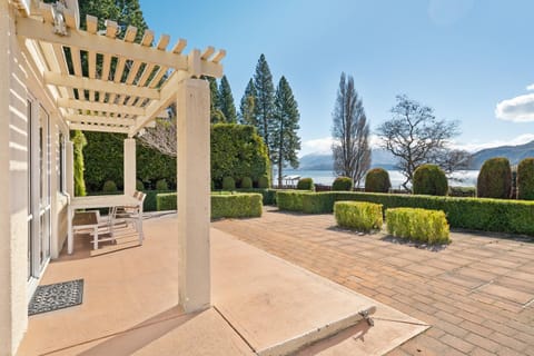 Property building, Patio, Garden, Lake view, Mountain view