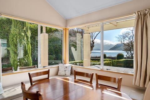 Dining area, Garden view, Lake view, Mountain view