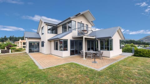 Stonyridge Lodge House in Wanaka