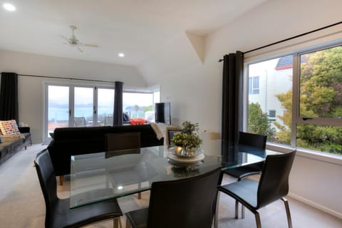 TV and multimedia, View (from property/room), Balcony/Terrace, Living room, Seating area, Dining area, Evening entertainment