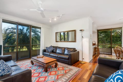 Living room, Seating area, fireplace