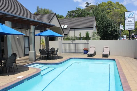 Property building, Pool view, Swimming pool, Swimming pool