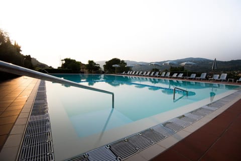 Residence Corte Camaldoli Apartment hotel in Garda