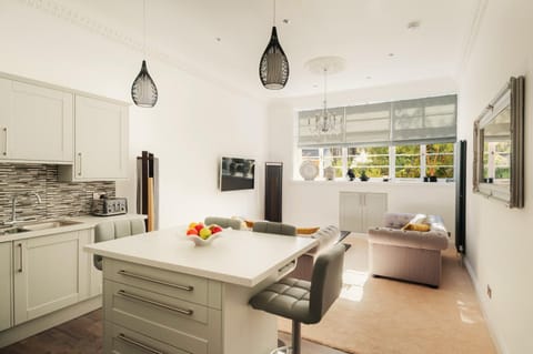 Kitchen or kitchenette, Living room, Seating area