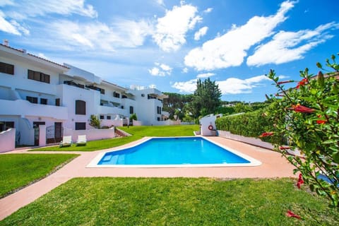 Property building, Pool view, Swimming pool, sunbed