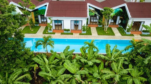 Nearby landmark, Neighbourhood, Natural landscape, Bird's eye view, Swimming pool, Swimming pool