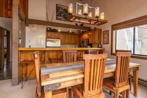 Bridgepoint Condo 24 - On Trail Creek & Walk to Downtown and Bald Mt Haus in Ketchum