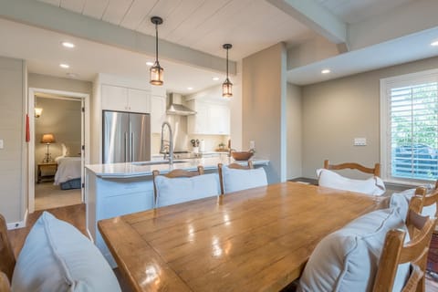 Dollar Meadows Condo 1368 - Sunny with Access to Sun Valley Resort Pool House in Ketchum