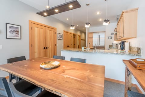 Snowstar Condo 23 - Walk to Town and Ski Lifts House in Ketchum
