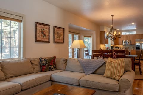 Yeager Private Home with Room For the Whole Family and Elkhorn Amenities House in Sun Valley