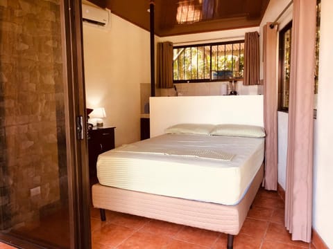 Casa Encantada offers you Two-Bedroom House, 1 Tiny Apartment & 3 Double Rooms Hostal in Quepos