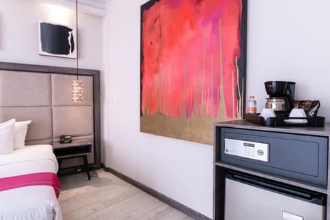 Bed, Coffee/tea facilities, minibar