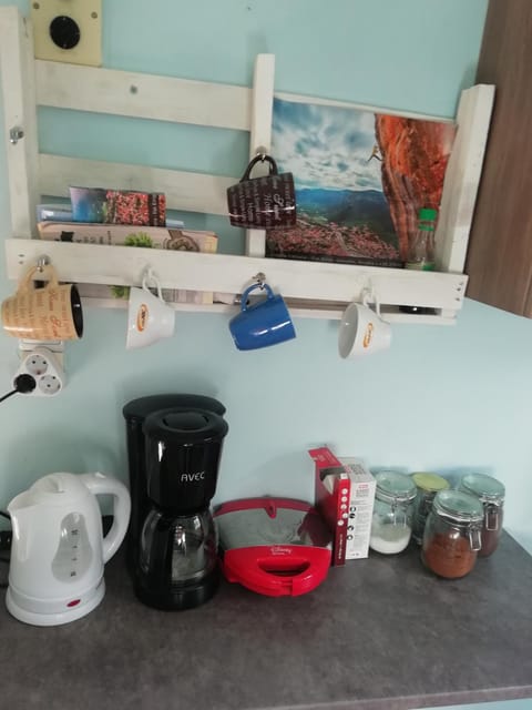 Coffee/tea facilities, Kitchen or kitchenette