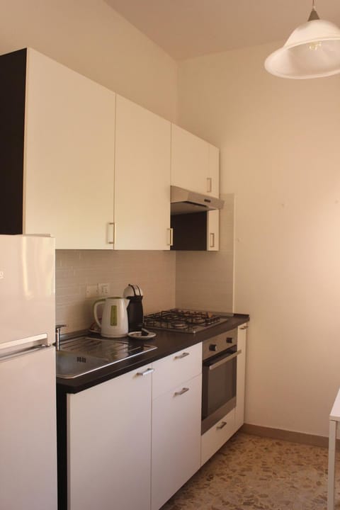 Kitchen or kitchenette, Communal kitchen