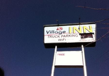 Village Inn Hotel in Tulare
