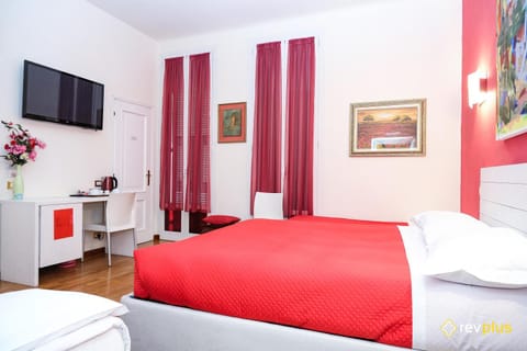 Lia Rooms Bed and Breakfast in La Spezia