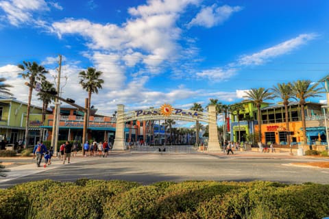 Continental Condominiums Hotel in Panama City Beach