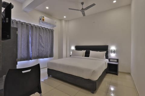 Nova Hotel New Crossroad Hôtel in Gujarat