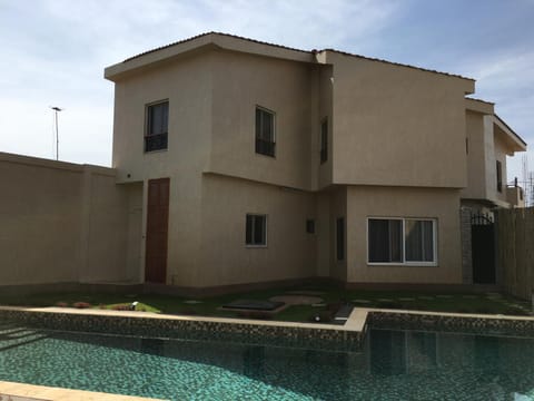 Apries de Sais - villa de standing avec piscine Villa in Lomé