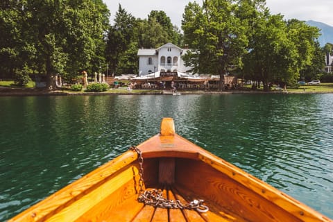 Facade/entrance, Day, Activities, Summer, Lake view, Sports, Location