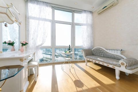 Panoramic luxury apartments with Jacuzzi Obolonskaya embankment Condo in Kiev City - Kyiv