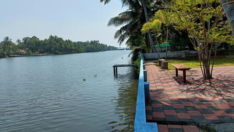 River View - Waterfront VILLA Chalet in Kochi