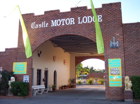 Castle Motor Lodge Motel in Bowen