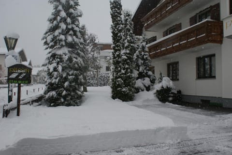 Haus Fallesin Bed and Breakfast in Saint Anton am Arlberg