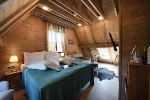 Ethno Houses Plitvice Lakes Hotel Campground/ 
RV Resort in Plitvice Lakes Park