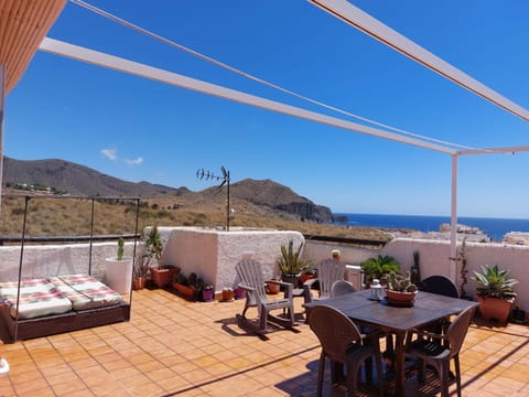 Isleta apartamento con terraza, vistas y WIFI Apartment in Comarca Metropolitana de Almería