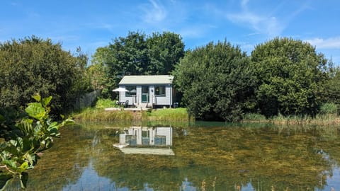 Lynstone Lakes Nature lodge in Bude