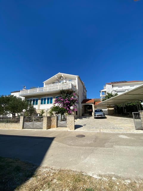 Facade/entrance, Bird's eye view, Balcony/Terrace