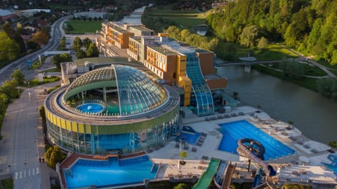 Property building, Pool view, Swimming pool