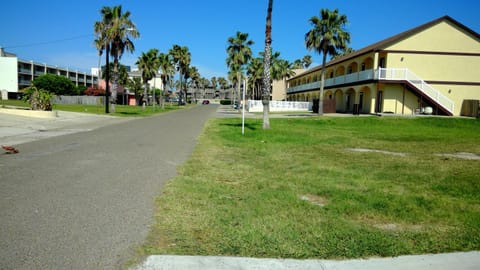 107 Pike on Oceanside Apartment in South Padre Island