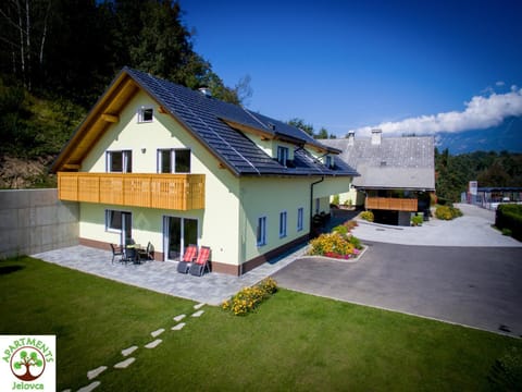 Property building, Natural landscape, Garden, Garden view, Mountain view