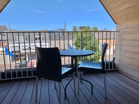 Balcony/Terrace, City view