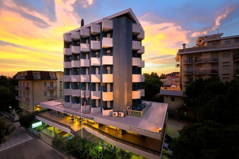 Facade/entrance, Bird's eye view