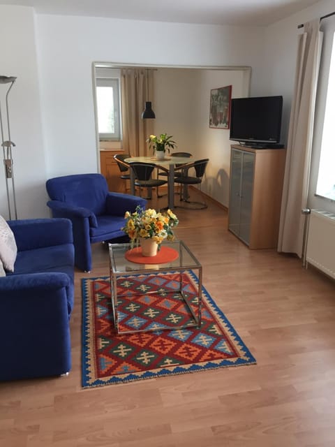 Living room, Decorative detail, Dining area