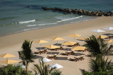 Restaurant/places to eat, Beach