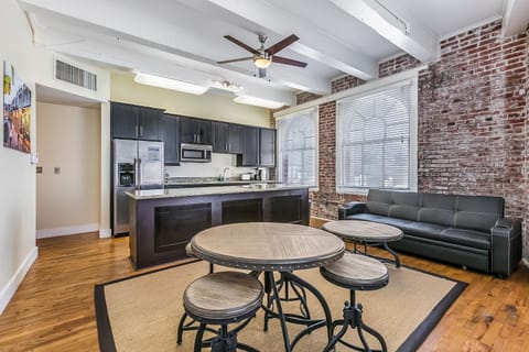 Kitchen or kitchenette, Living room, Seating area