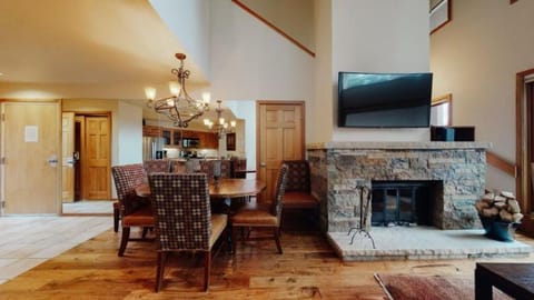 Ski In, Ski Out, 2 Bedroom Luxury Residence In Snowmass Village Condo in Snowmass Village