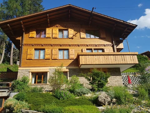 Chalet Grüneggli Condo in Adelboden