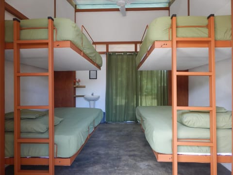 Karandi Hostel Bed and Breakfast in Uvita