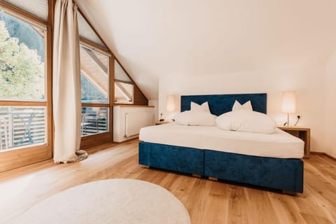 Photo of the whole room, Internal: Not applicable to any particular room