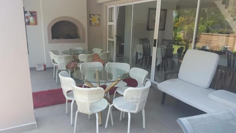 Ridgesea Guest House Bed and Breakfast in Umhlanga